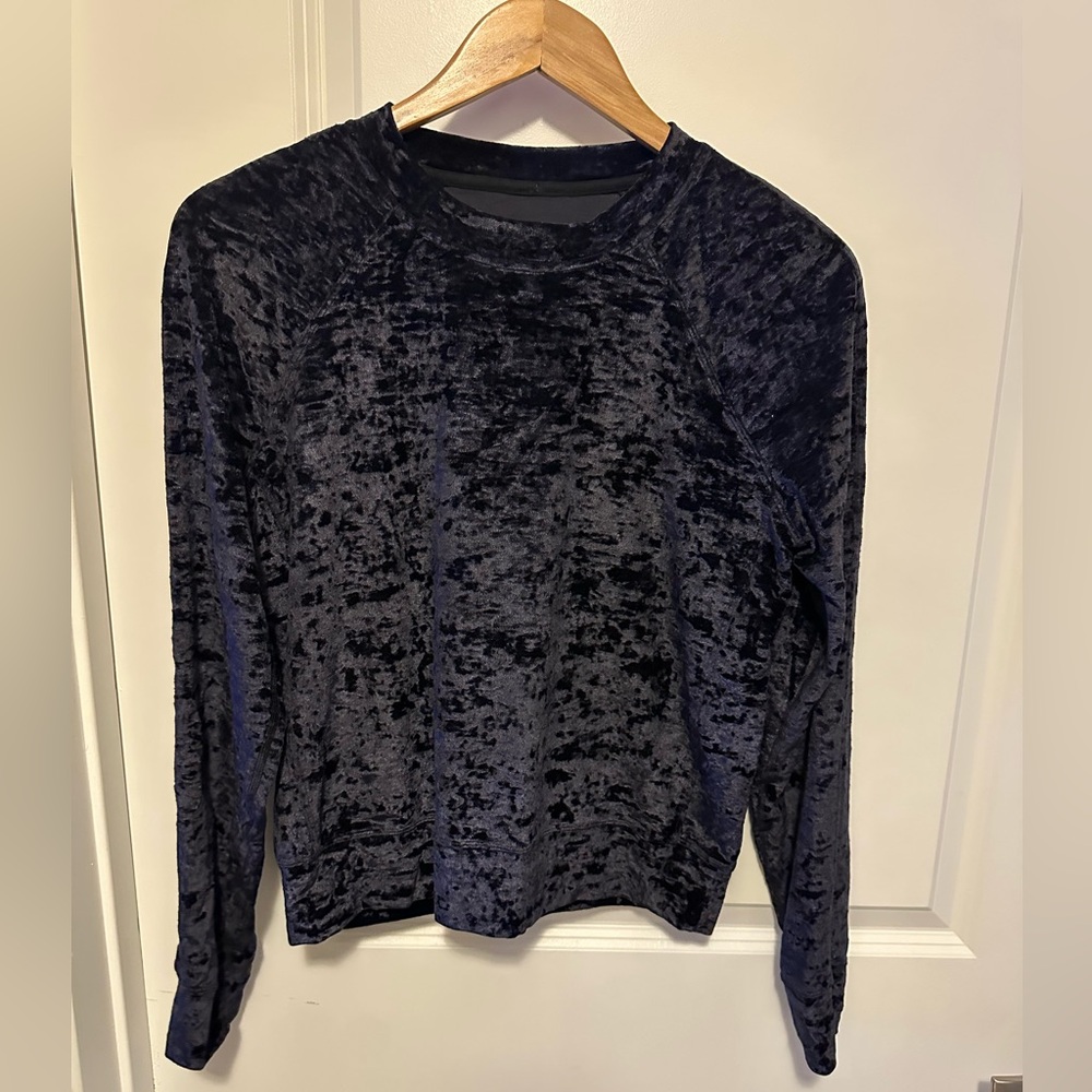 Lululemon black crushed Velvet Sweatshirt.